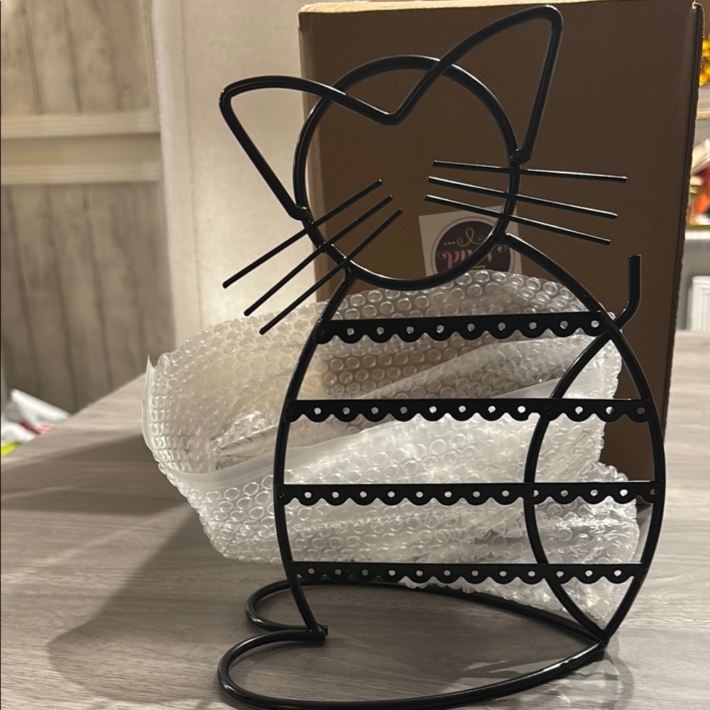 Black Cat Silhouette Decor with Scalloped Accents